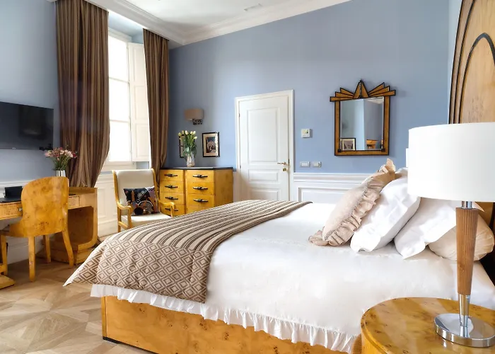 La Maison Du Sage Bed & Breakfast 4*